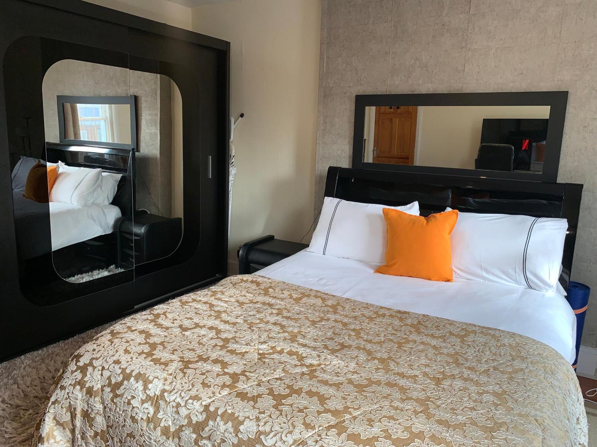 Superbly Furnished Apartment In Central London Eksteriør billede